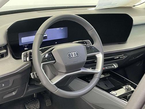 Mythos Black Metallic 2026 Audi Q3 TFSI quattro S tronic