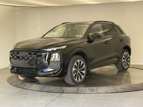 Mythos Black Metallic 2026 Audi Q3 TFSI quattro S tronic