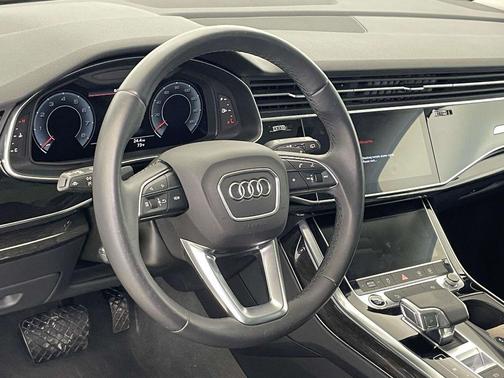 2022 Audi Q7 55 Premium Plus