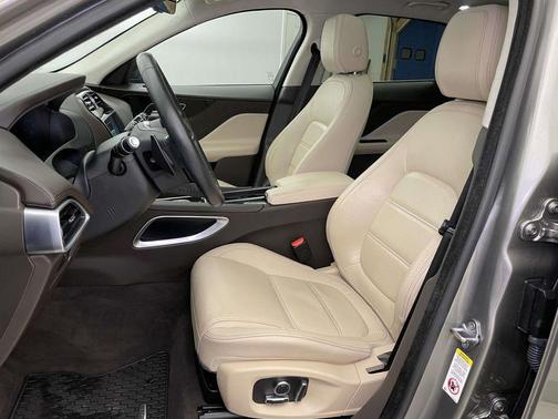 2019 Jaguar F-PACE 25t Prestige