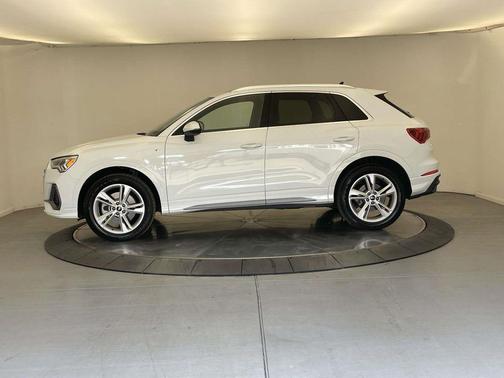 2024 Audi Q3 Premium 45 TFSI S line quattro Tiptronic