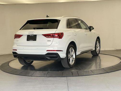 2024 Audi Q3 Premium 45 TFSI S line quattro Tiptronic