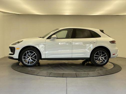 2025 Porsche Macan T