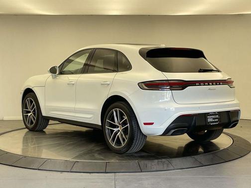 2025 Porsche Macan T