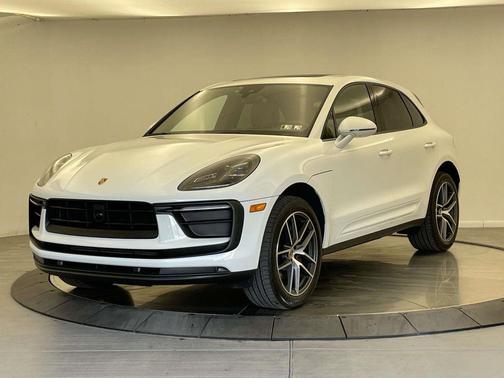 2025 Porsche Macan T