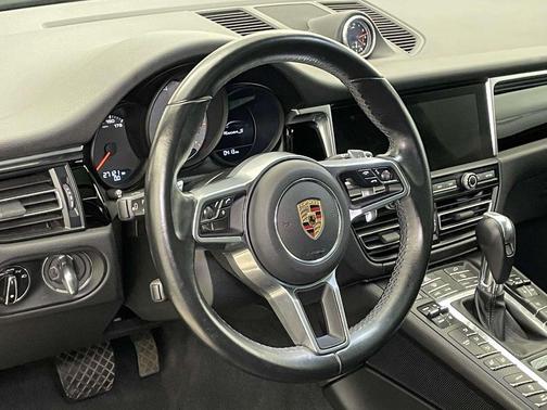 2020 Porsche Macan S