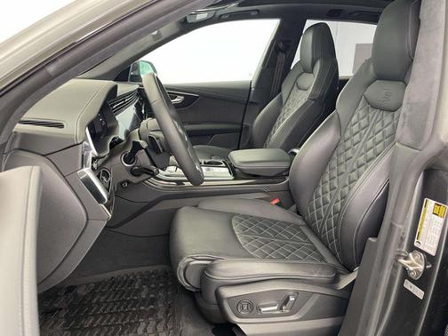 Daytona Gray Pearl Effect 2023 Audi SQ8 4.0T Premium Plus