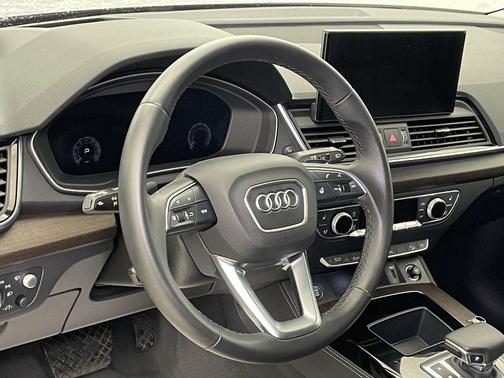 2022 Audi Q5 45 S line Prestige