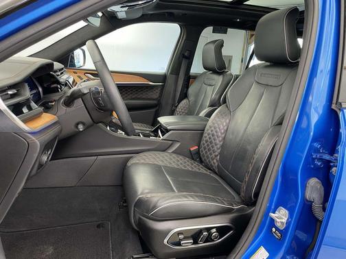 2023 Jeep Grand Cherokee Summit