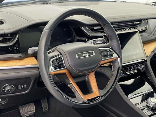 2023 Jeep Grand Cherokee Summit