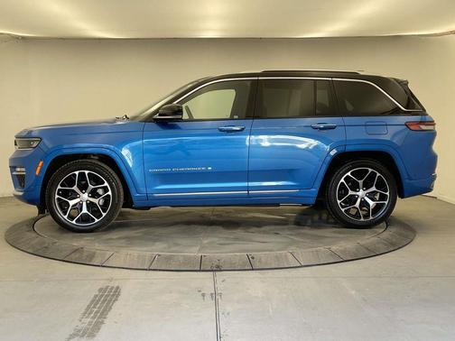 2023 Jeep Grand Cherokee Summit