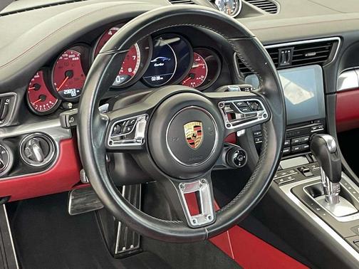 2017 Porsche 911 Turbo