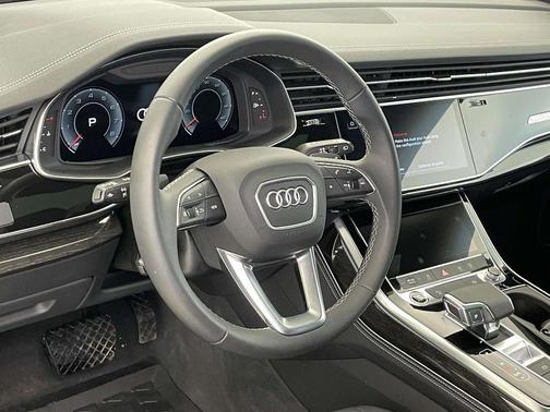 2025 Audi Q8 55 Premium Plus