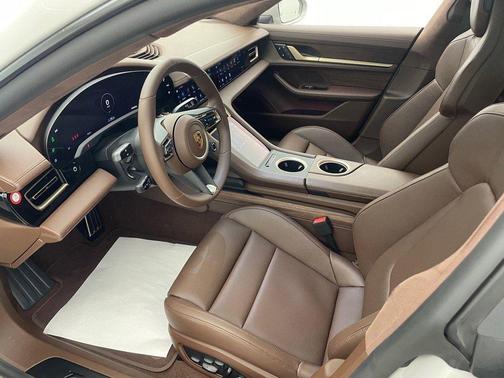 2024 Porsche Taycan GTS