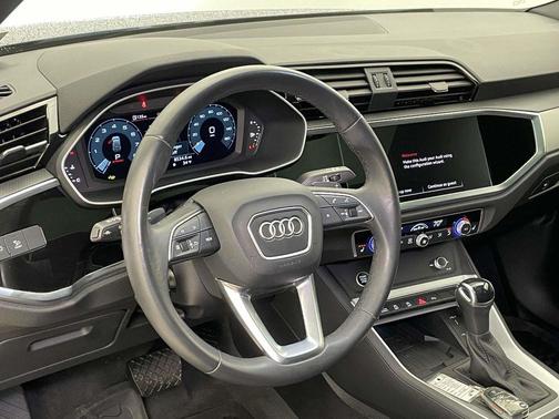 2024 Audi Q3 Premium 45 TFSI S line quattro Tiptronic