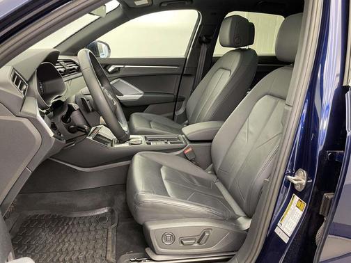 2024 Audi Q3 Premium 45 TFSI S line quattro Tiptronic