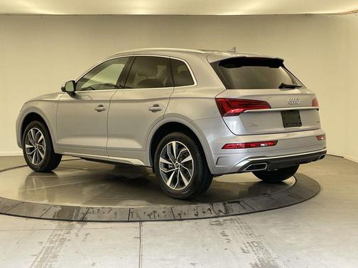 Florett Silver Metallic 2023 Audi Q5 45 S line Premium