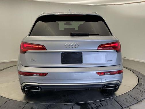 Florett Silver Metallic 2023 Audi Q5 45 S line Premium