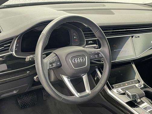 Mythos Black Metallic 2025 Audi Q8 55 Premium
