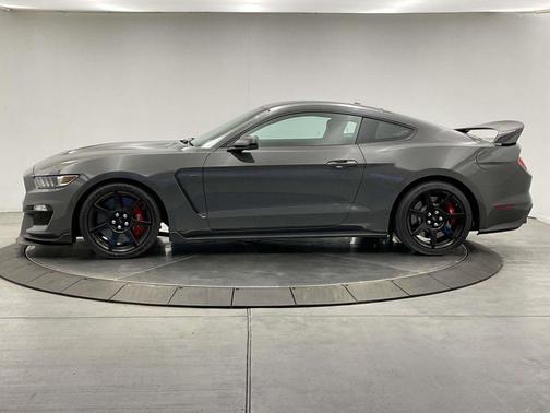 2018 Ford Shelby GT350 Base