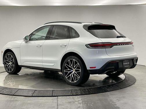 2023 Porsche Macan Base