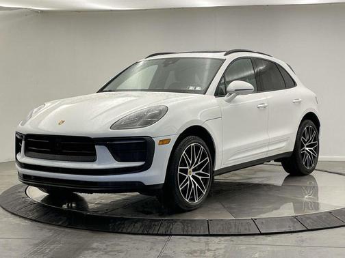 2023 Porsche Macan Base