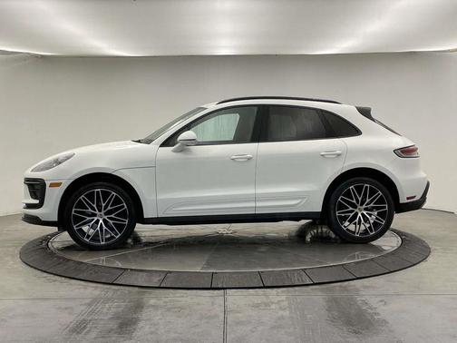 2023 Porsche Macan Base