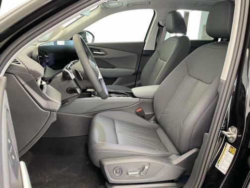 Mythos Black Metallic 2026 Audi Q3 TFSI quattro S tronic