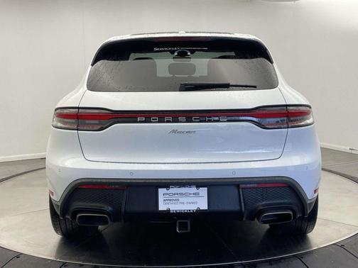 2025 Porsche Macan Base