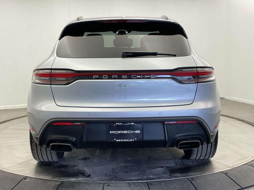 2022 Porsche Macan Base
