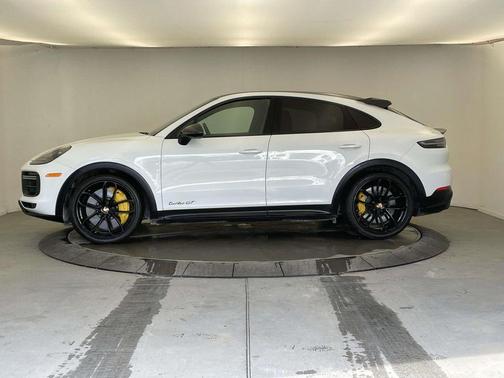 2023 Porsche Cayenne Turbo GT