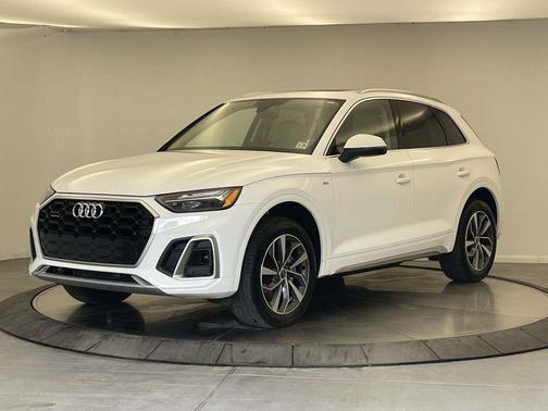 Ibis White 2023 Audi Q5 45 S line Premium