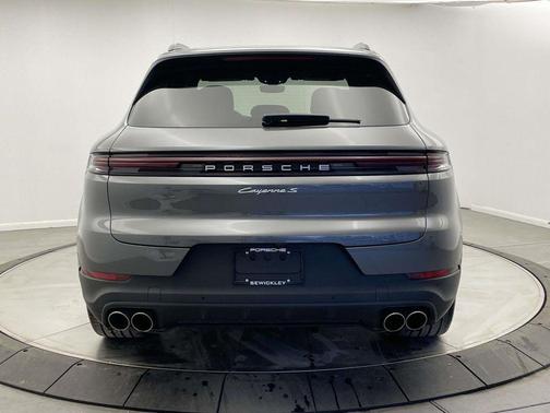 2025 Porsche Cayenne S