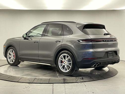 2025 Porsche Cayenne S