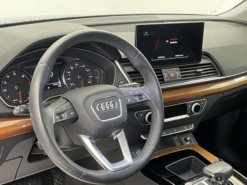 2023 Audi Q5 45 S line Premium