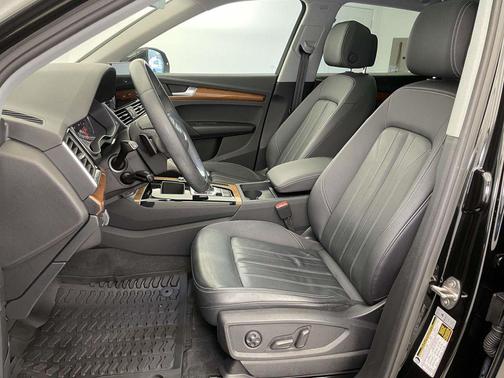 2023 Audi Q5 45 S line Premium