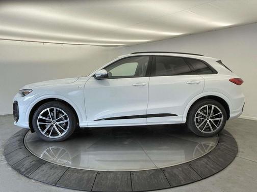 Glacier White Metallic 2026 Audi Q5 Prestige TFSI quattro S tronic