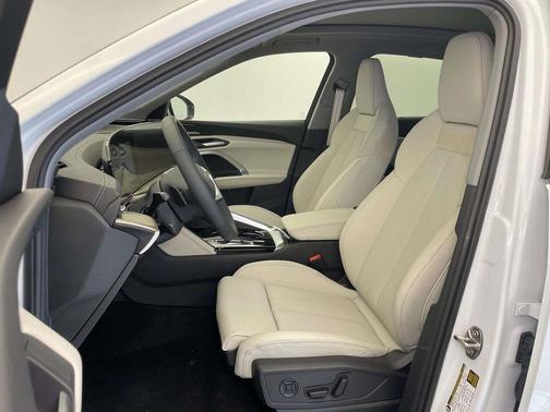 Glacier White Metallic 2026 Audi Q5 Prestige TFSI quattro S tronic