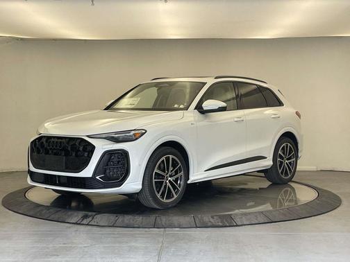 Glacier White Metallic 2026 Audi Q5 Prestige TFSI quattro S tronic