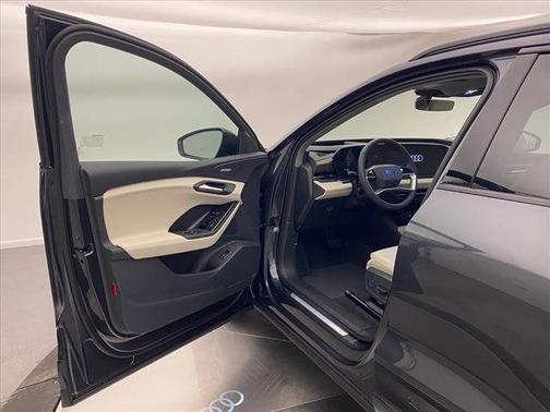 2025 Audi Q6 e-tron Premium Plus quattro