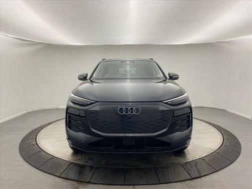 2025 Audi Q6 e-tron Premium Plus quattro