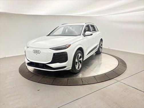 2025 Audi Q6 e-tron Premium Plus quattro