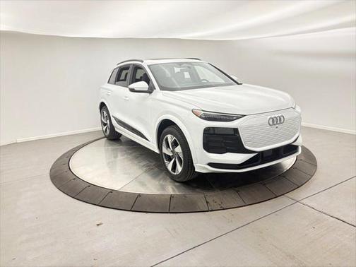 2025 Audi Q6 e-tron Premium Plus quattro