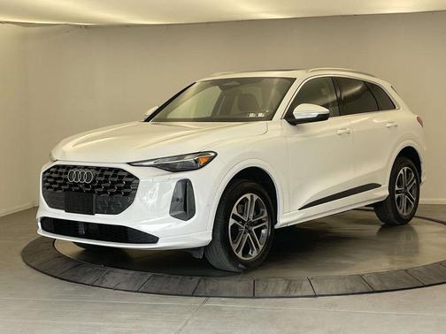 Arkona White 2025 Audi Q5 Premium TFSI quattro S tronic