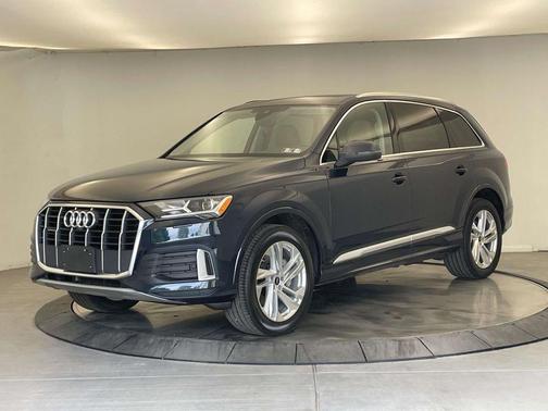 Waitomo Blue Metallic 2023 Audi Q7 45 Premium