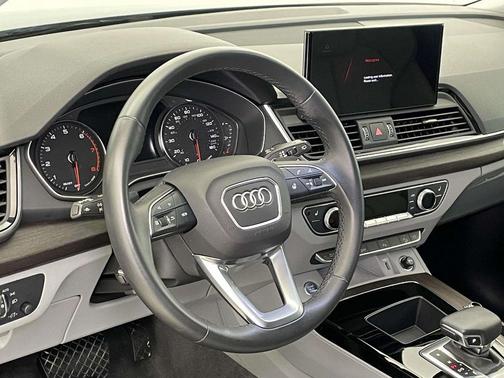 2024 Audi Q5 45 S line Premium