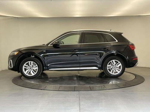 2024 Audi Q5 45 S line Premium