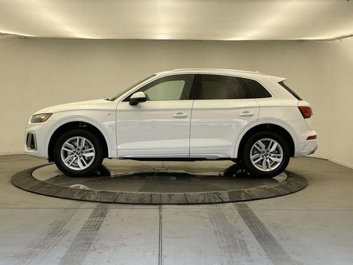 2023 Audi Q5 45 S line Premium