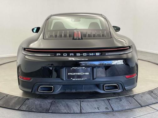 2025 Porsche 911 Carrera