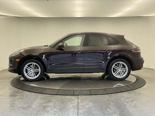 Copper Ruby Metallic 2023 Porsche Macan Macan
